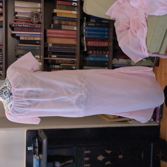 Vintage Pink Ruffle Nightgown and Robe Set - Picture 9 of 10